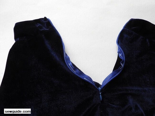 insert a zipper on waistband