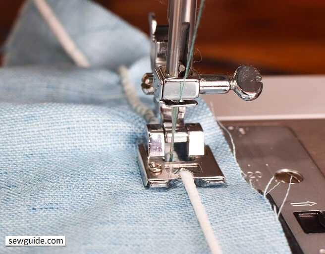 sewing elastic on fabric with the braiding foot for your sewing machine