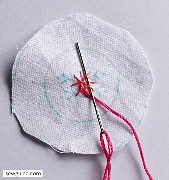 Making woven rose inside the pendant area 