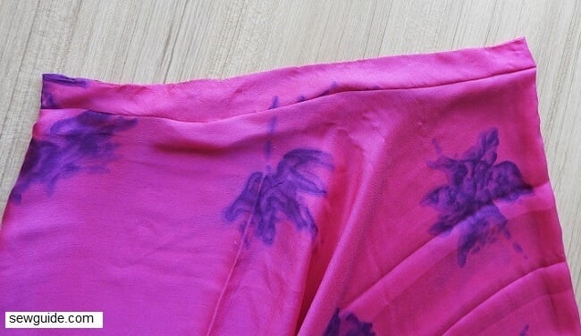 Thread elastic through the opening