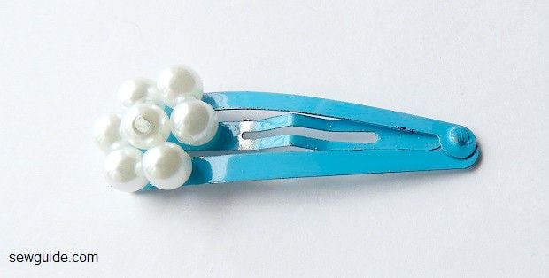 make an easy hair accessory