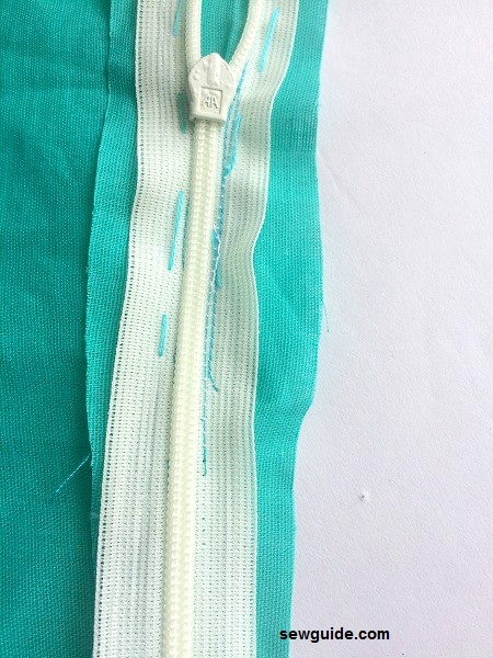 sew invisible zippers-sew close to the teeth