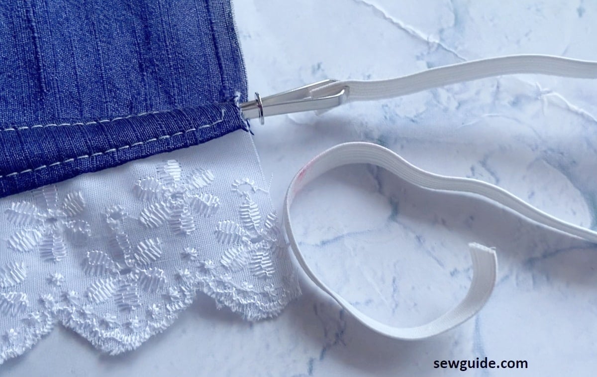 thread elastic through the casing