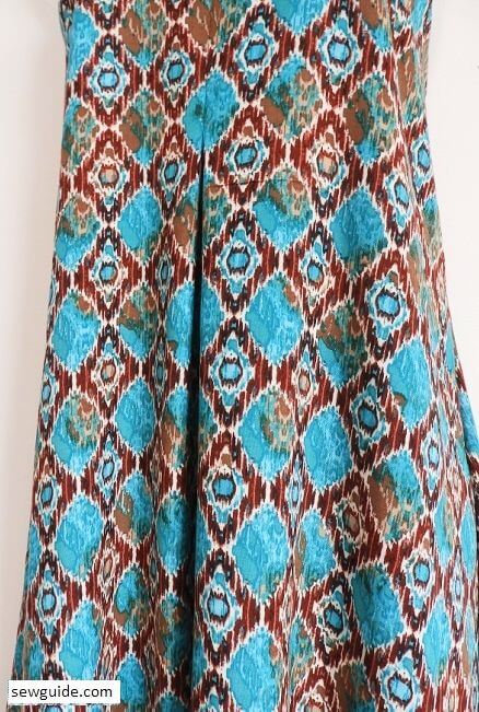 the inverted pleat looks neat from the front