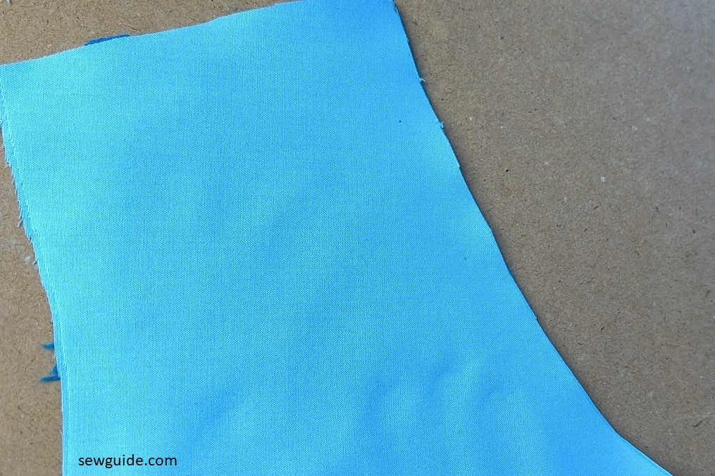 neckline cut in the shape