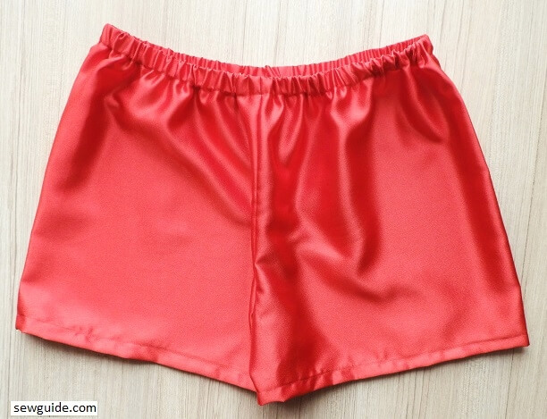 insert the elastic through the casing 