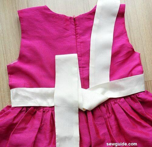 how to tie bow in a dress