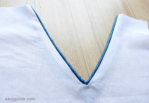 v neck with piping