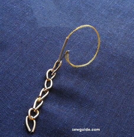 chain stitches in zardosi work